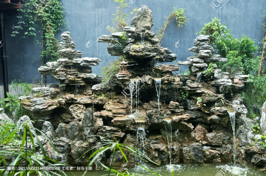 假山流水 凝固的诗意与流动的禅意